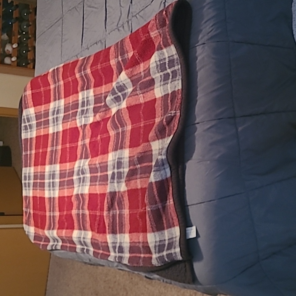 Blanket - Picture 3 of 3